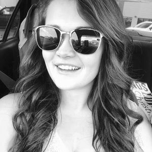 Meet your Posher, Rebecca